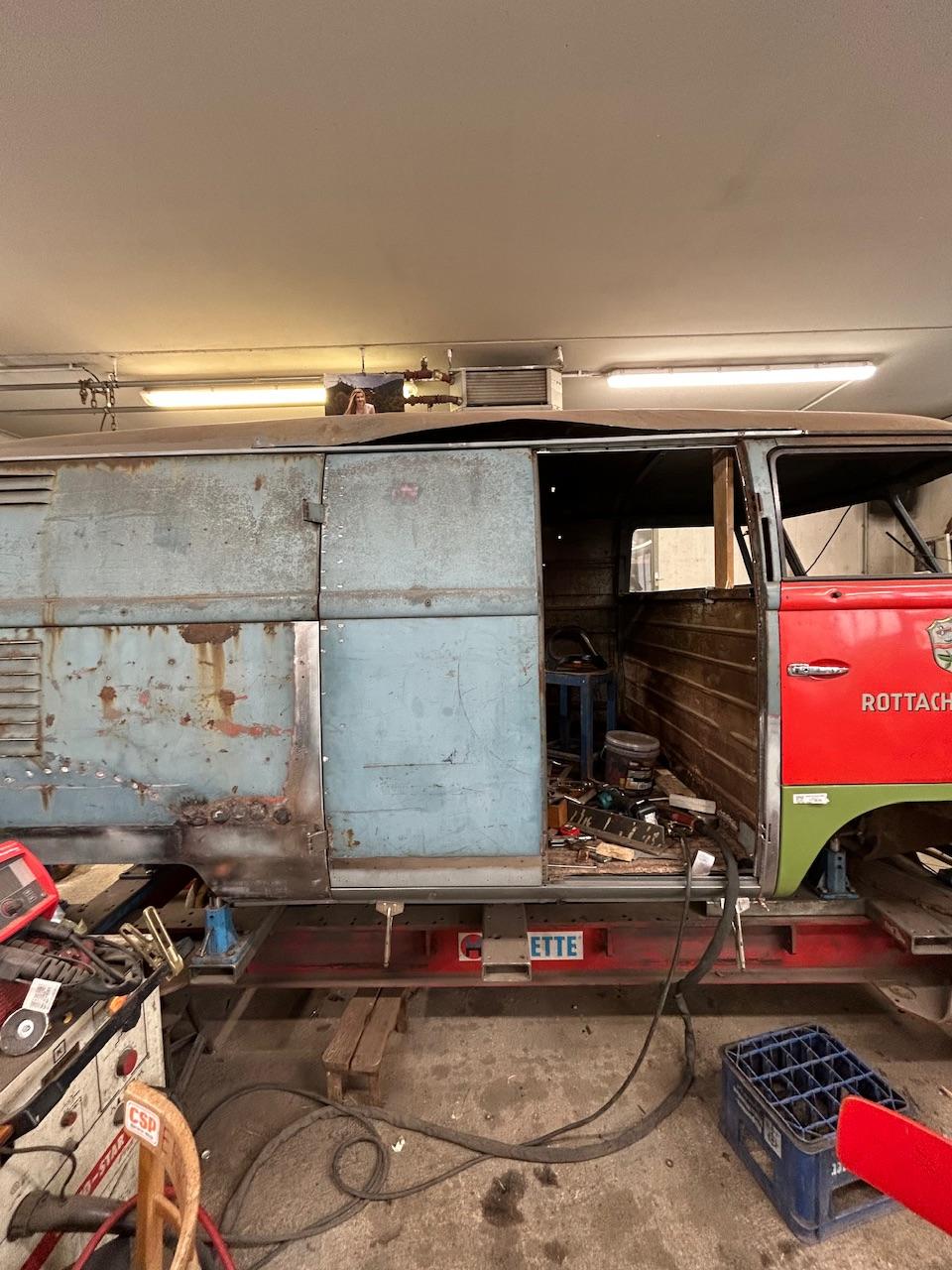 Image may have been reduced in size. Click image to view fullscreen.