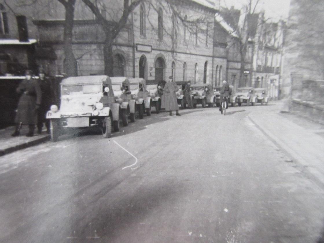 Image may have been reduced in size. Click image to view fullscreen.
