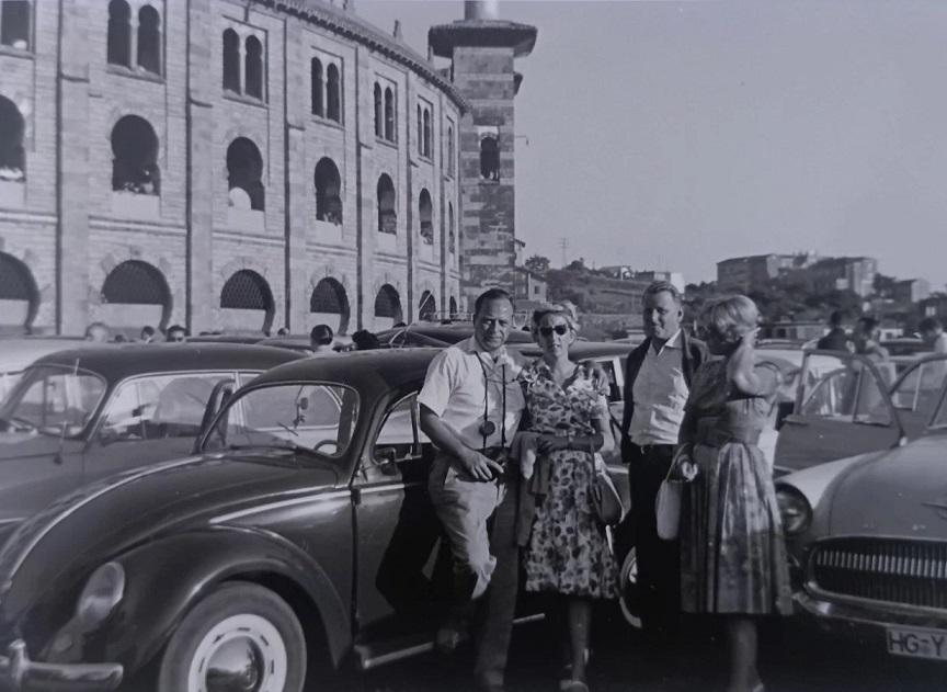Image may have been reduced in size. Click image to view fullscreen.