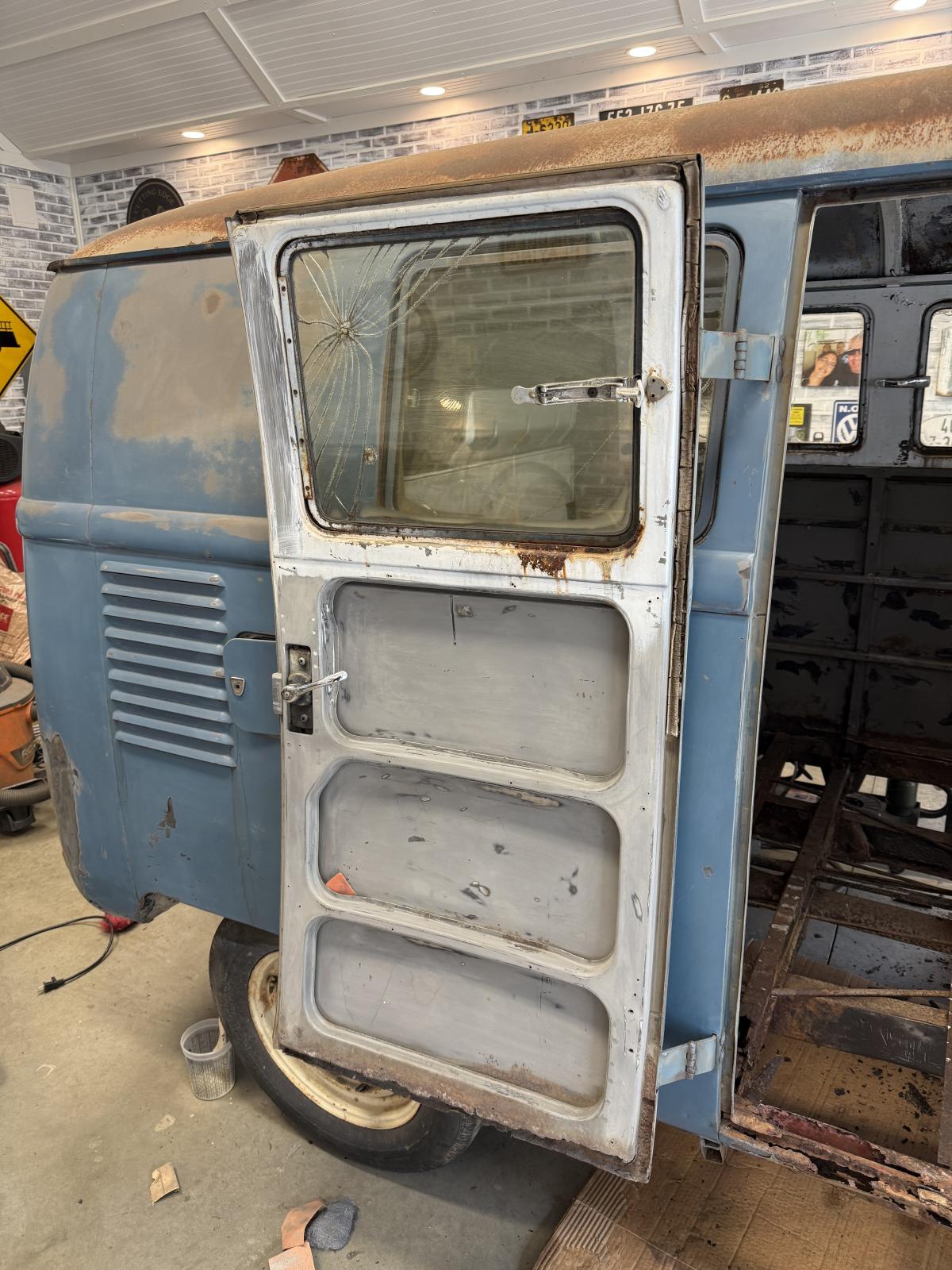 Image may have been reduced in size. Click image to view fullscreen.
