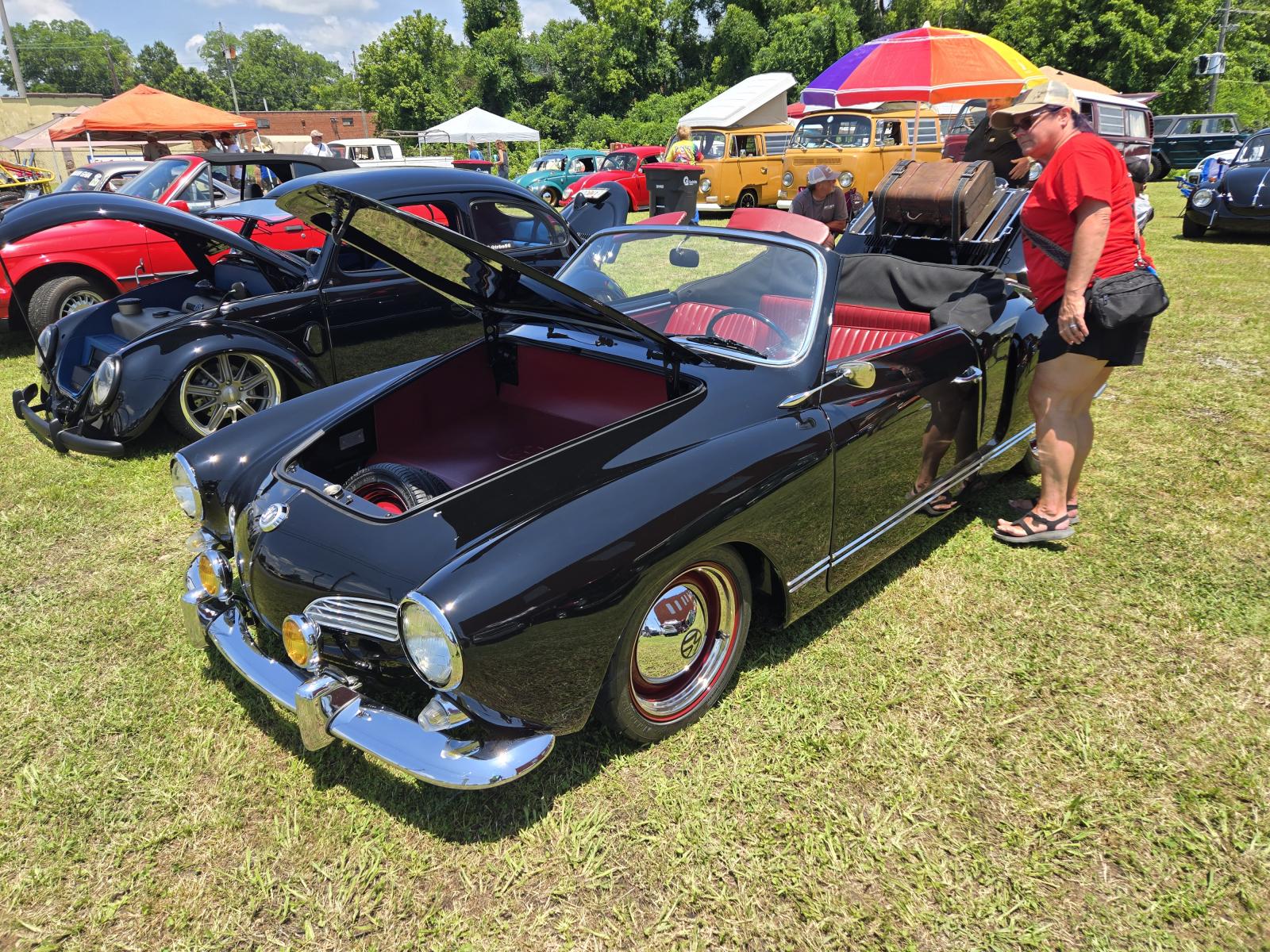 Image may have been reduced in size. Click image to view fullscreen.