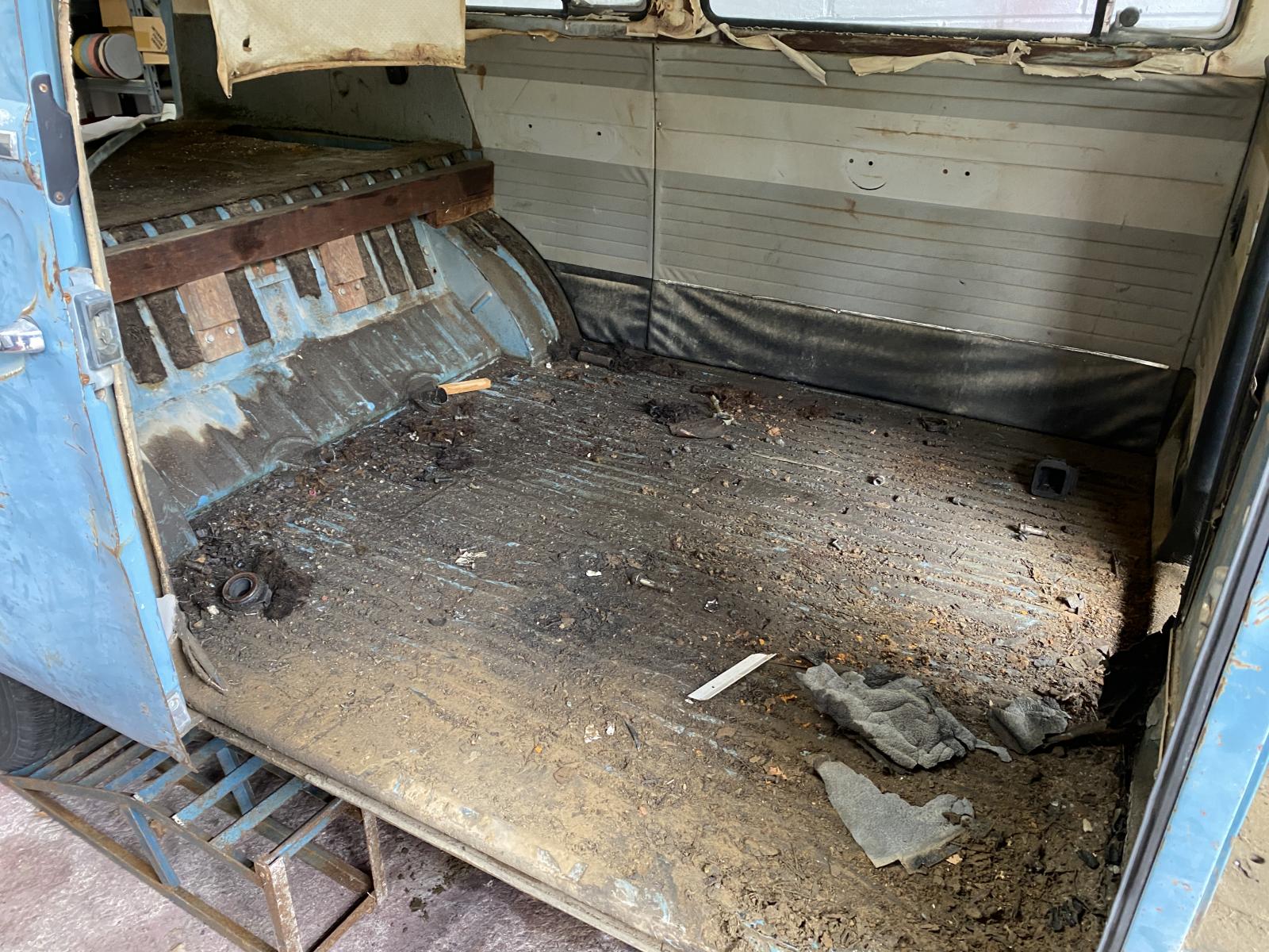 Image may have been reduced in size. Click image to view fullscreen.