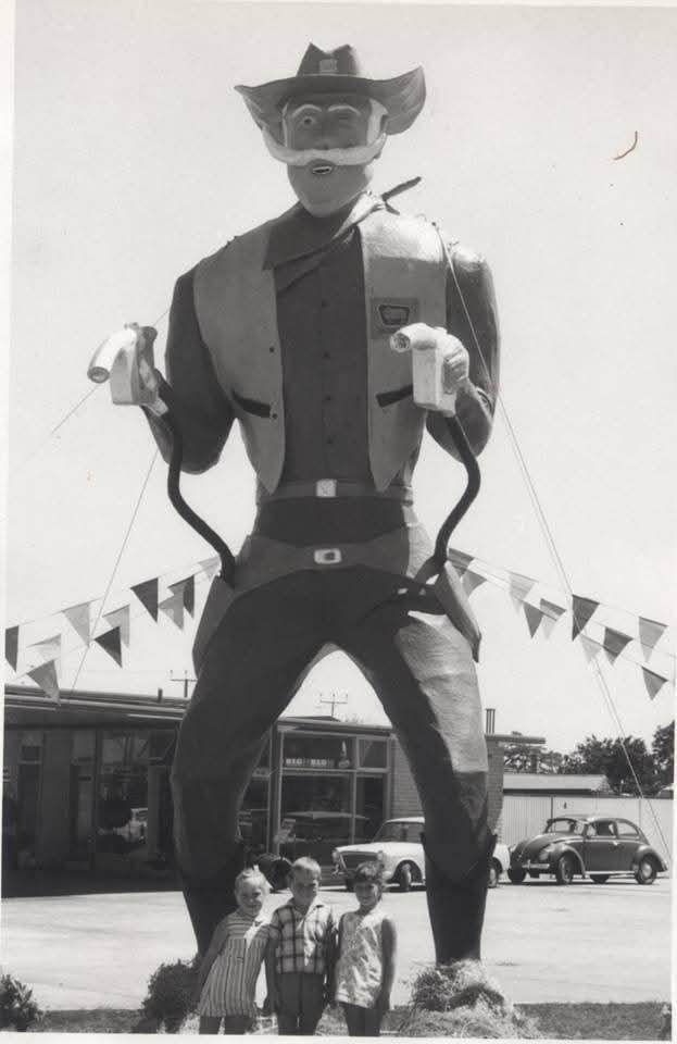 Image may have been reduced in size. Click image to view fullscreen.