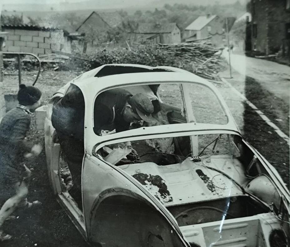 Image may have been reduced in size. Click image to view fullscreen.