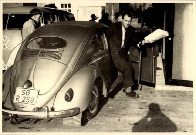 Image may have been reduced in size. Click image to view fullscreen.