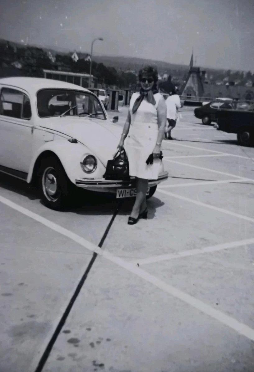 Image may have been reduced in size. Click image to view fullscreen.