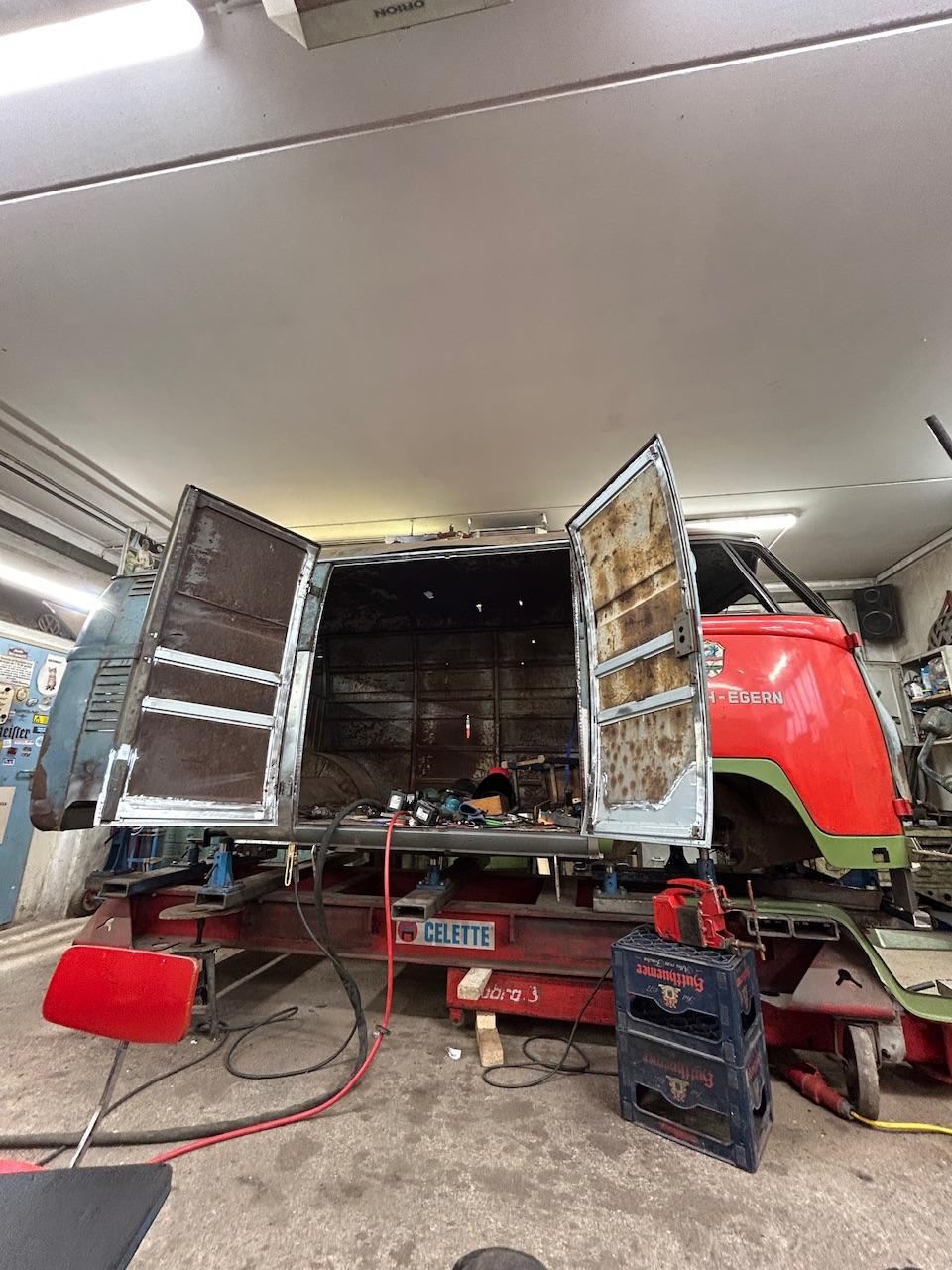 Image may have been reduced in size. Click image to view fullscreen.