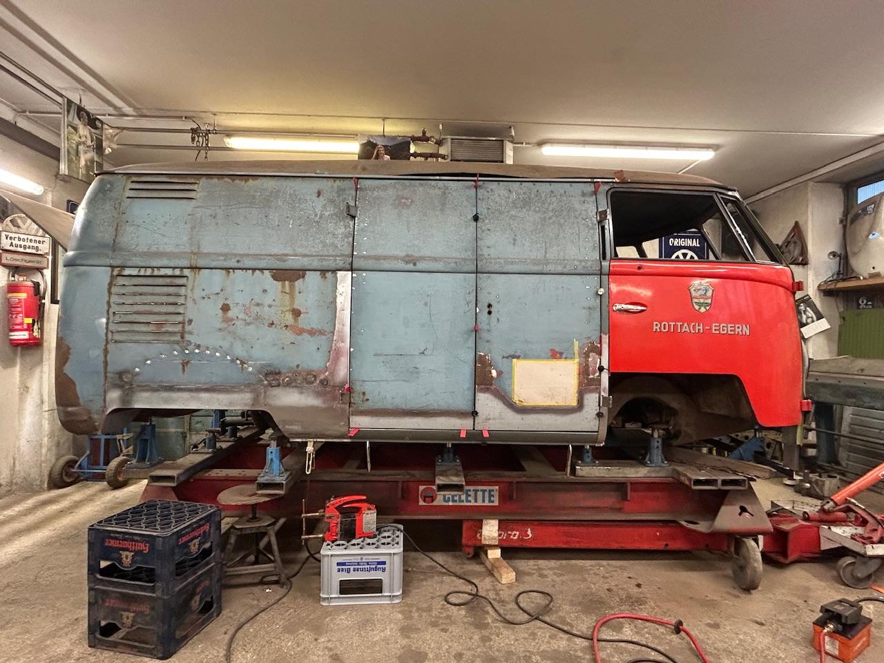 Image may have been reduced in size. Click image to view fullscreen.