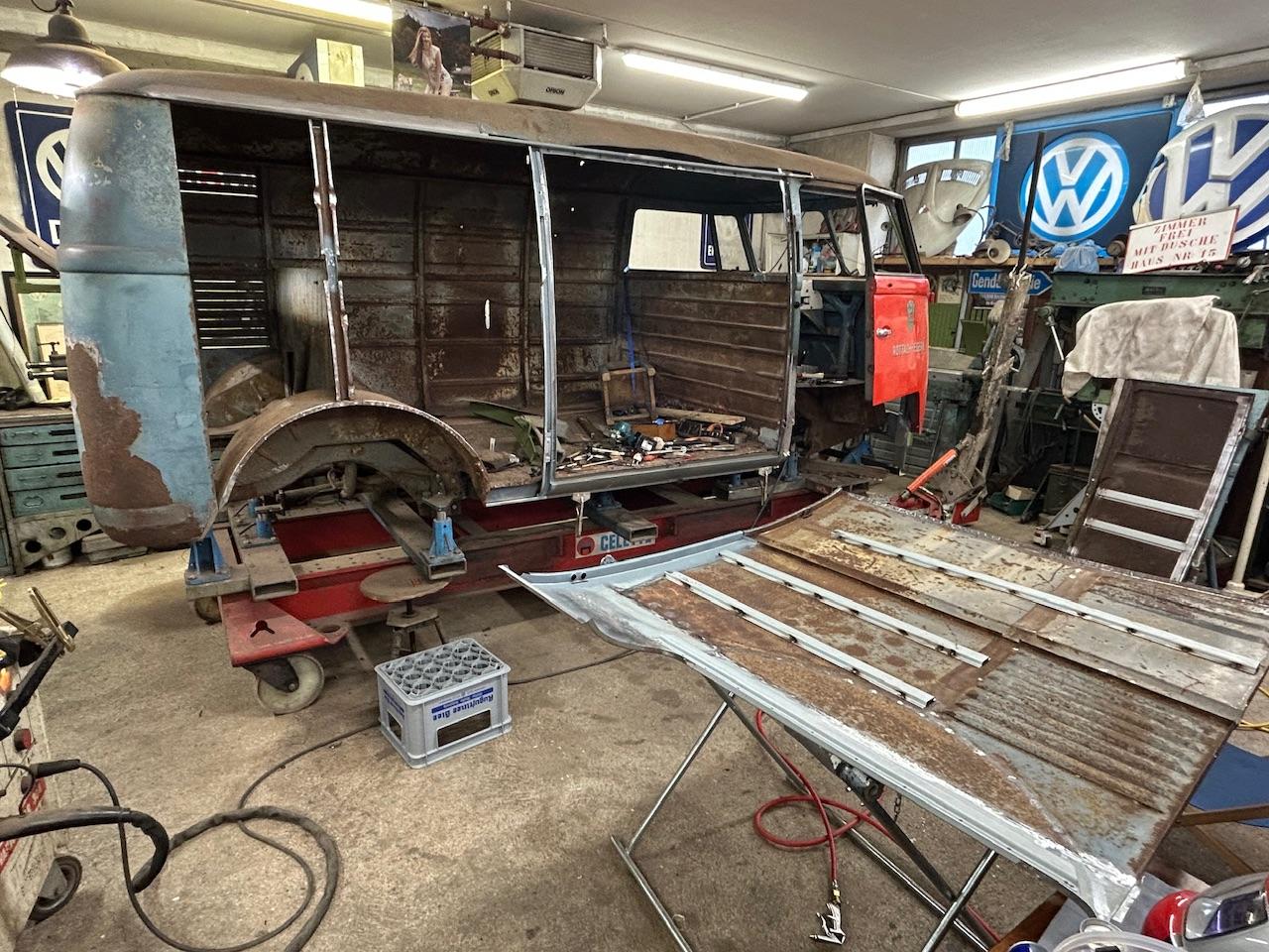 Image may have been reduced in size. Click image to view fullscreen.