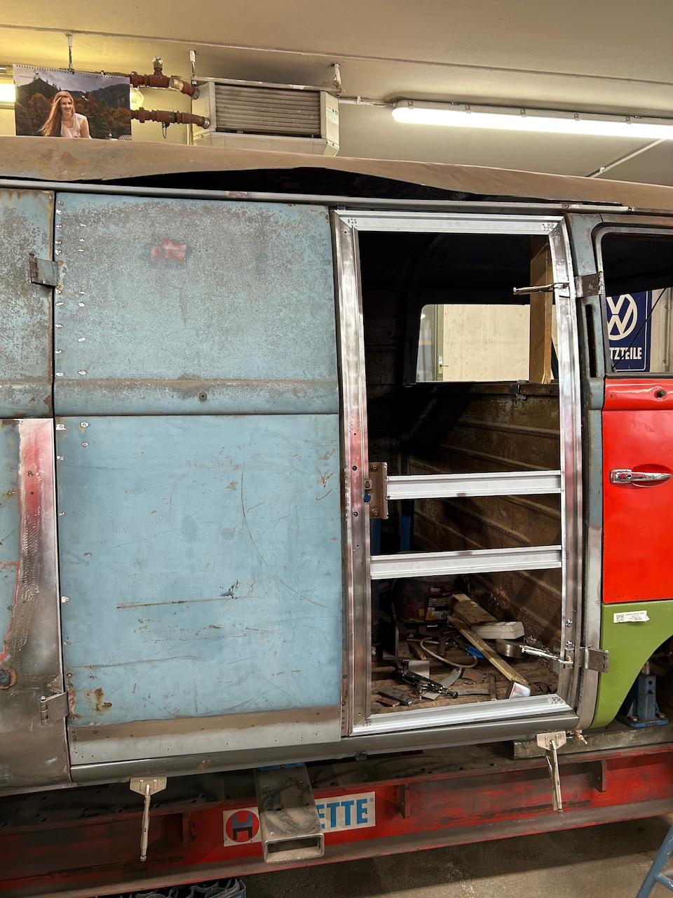 Image may have been reduced in size. Click image to view fullscreen.