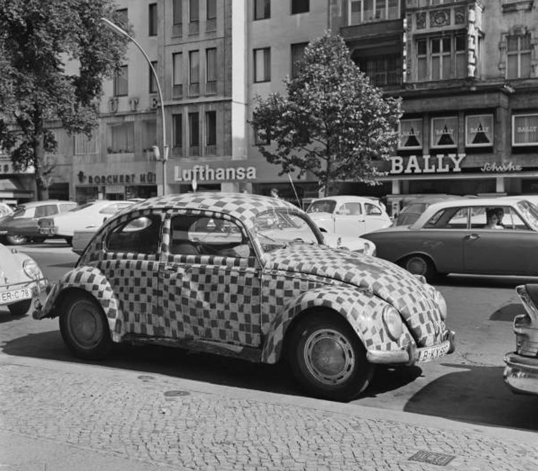 Image may have been reduced in size. Click image to view fullscreen.