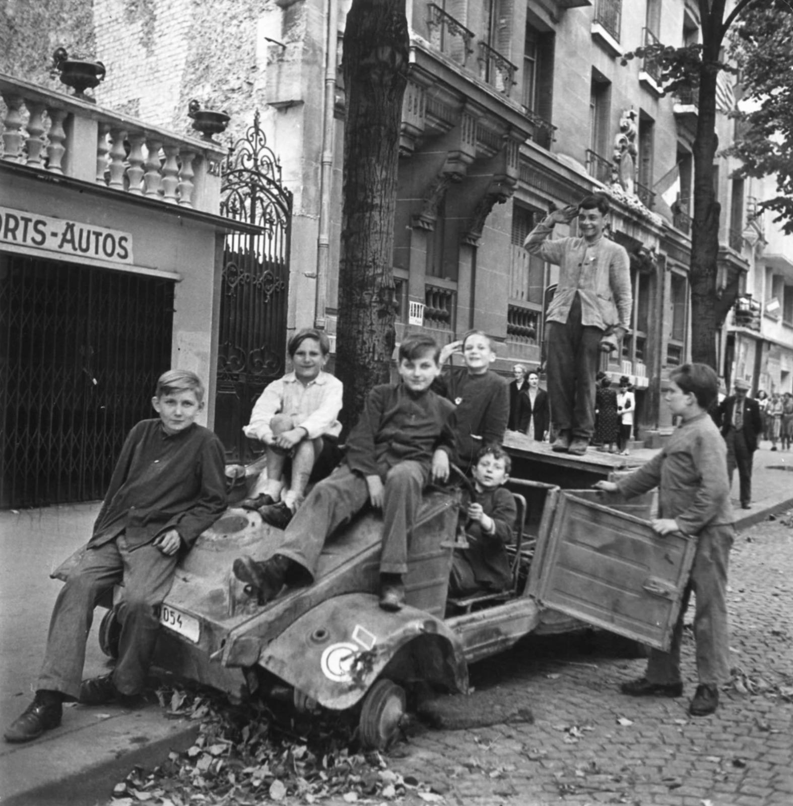 Image may have been reduced in size. Click image to view fullscreen.