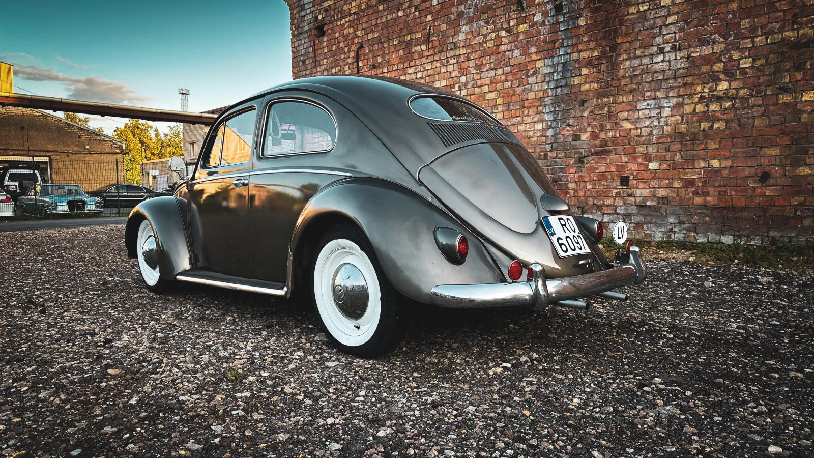 Image may have been reduced in size. Click image to view fullscreen.