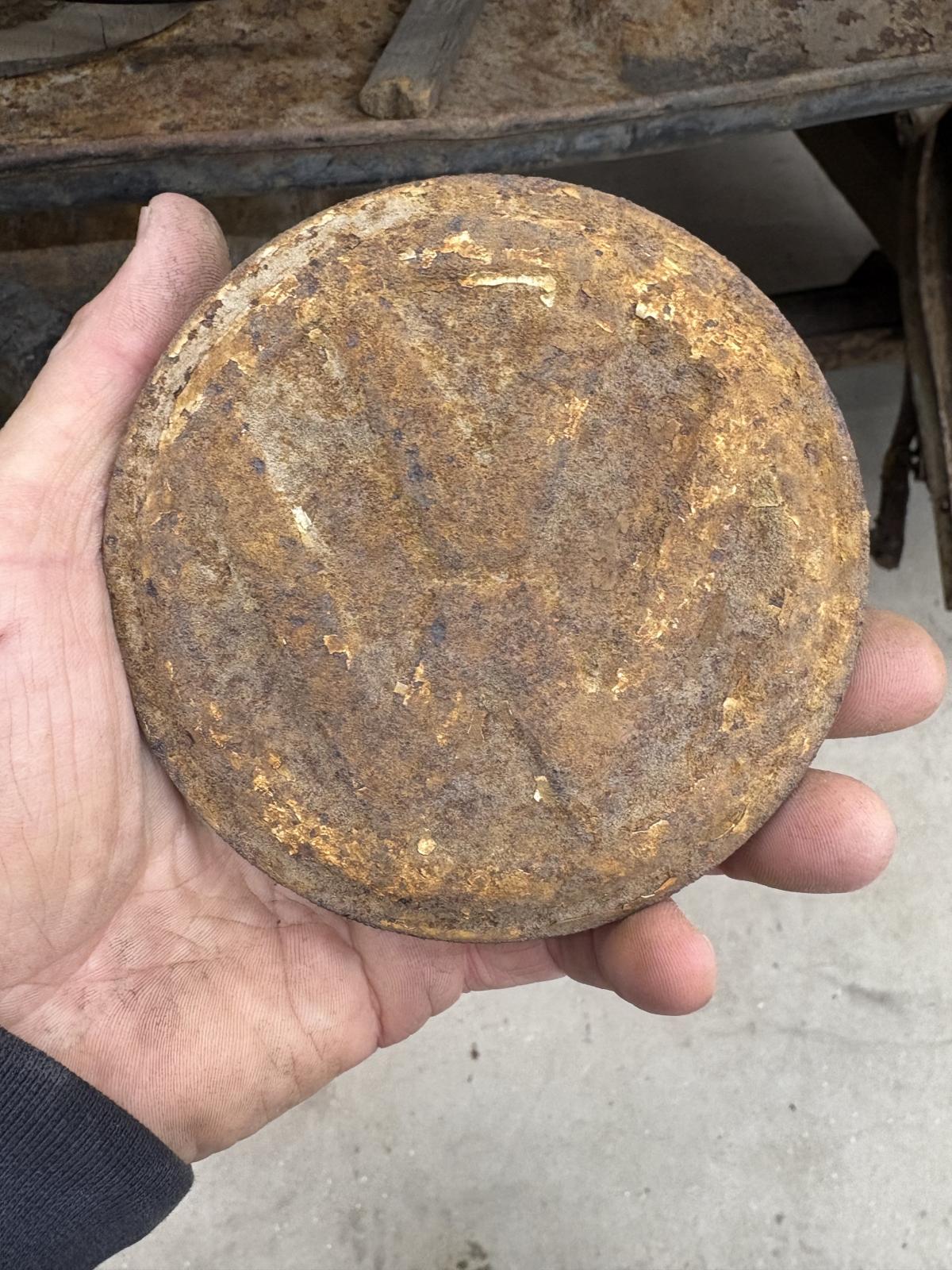 Image may have been reduced in size. Click image to view fullscreen.