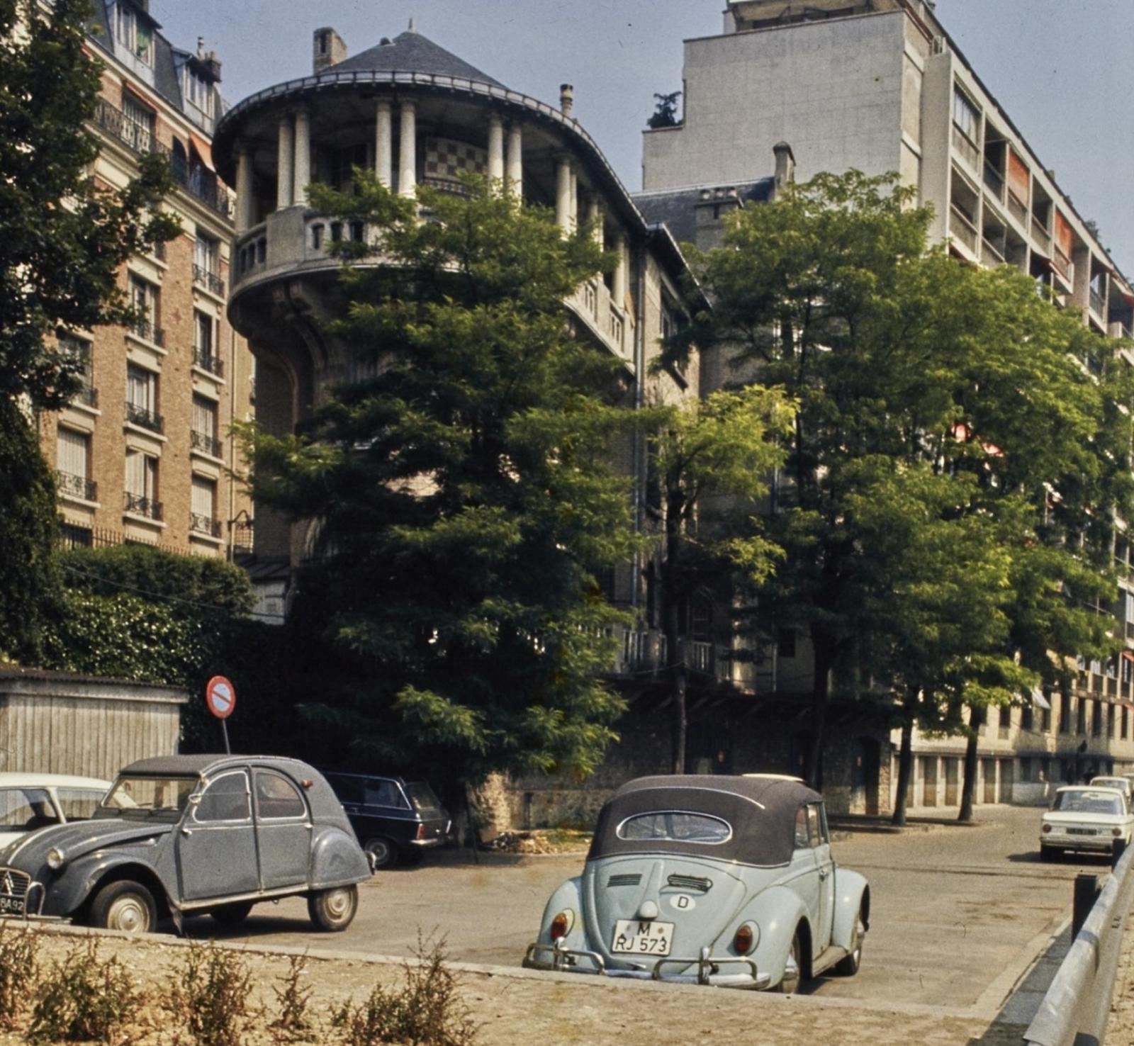 Image may have been reduced in size. Click image to view fullscreen.