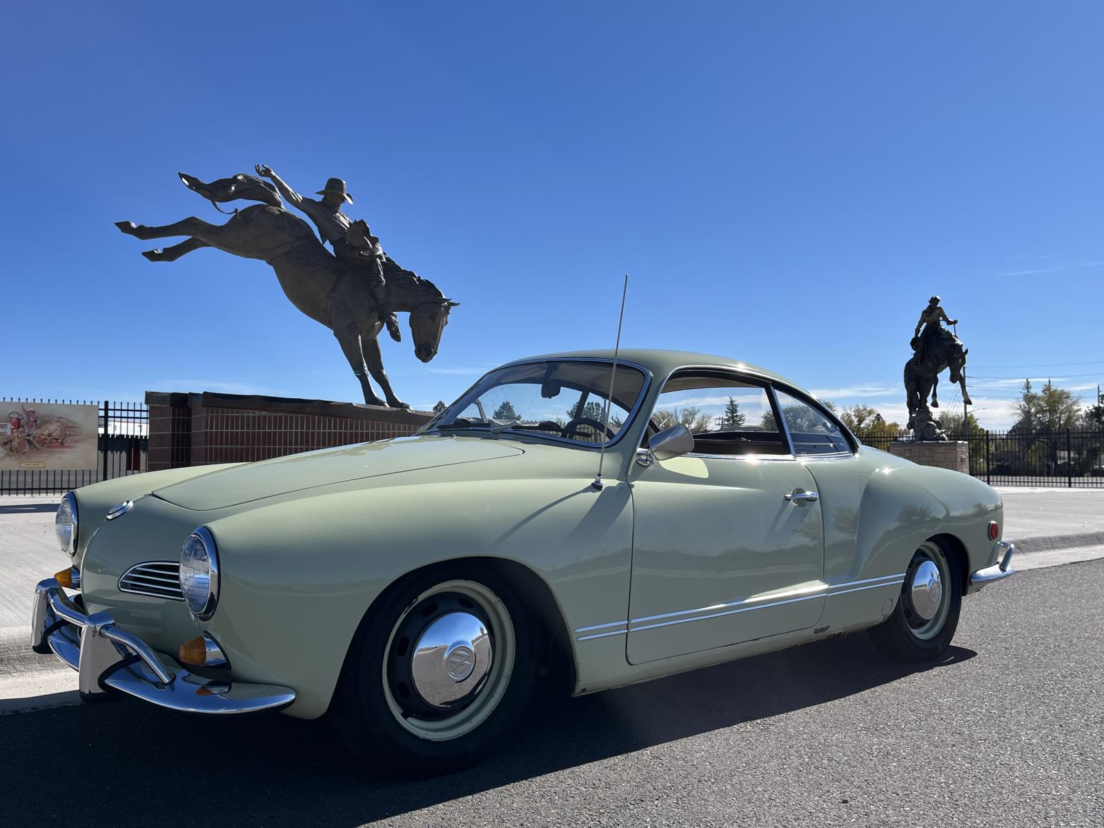 Image may have been reduced in size. Click image to view fullscreen.