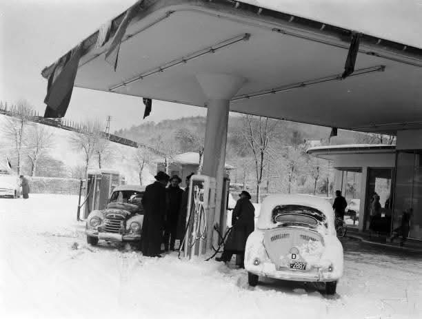 Image may have been reduced in size. Click image to view fullscreen.