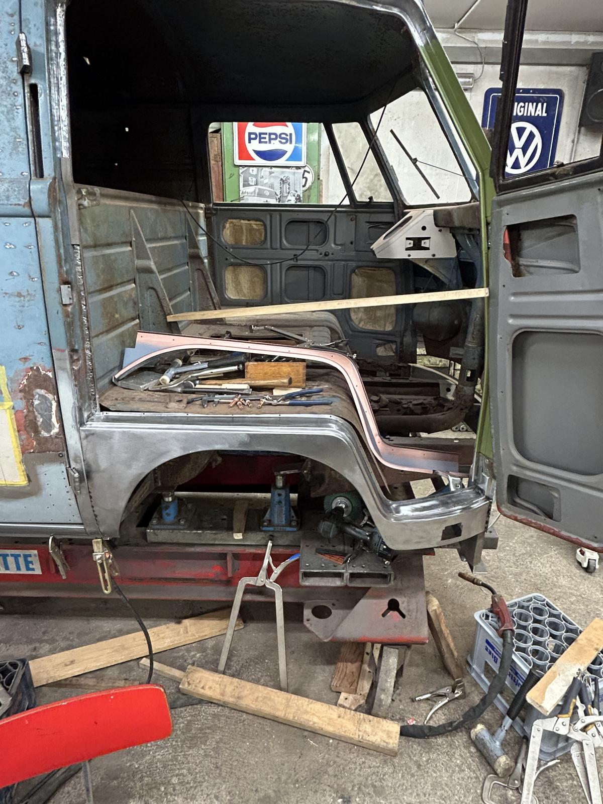 Image may have been reduced in size. Click image to view fullscreen.