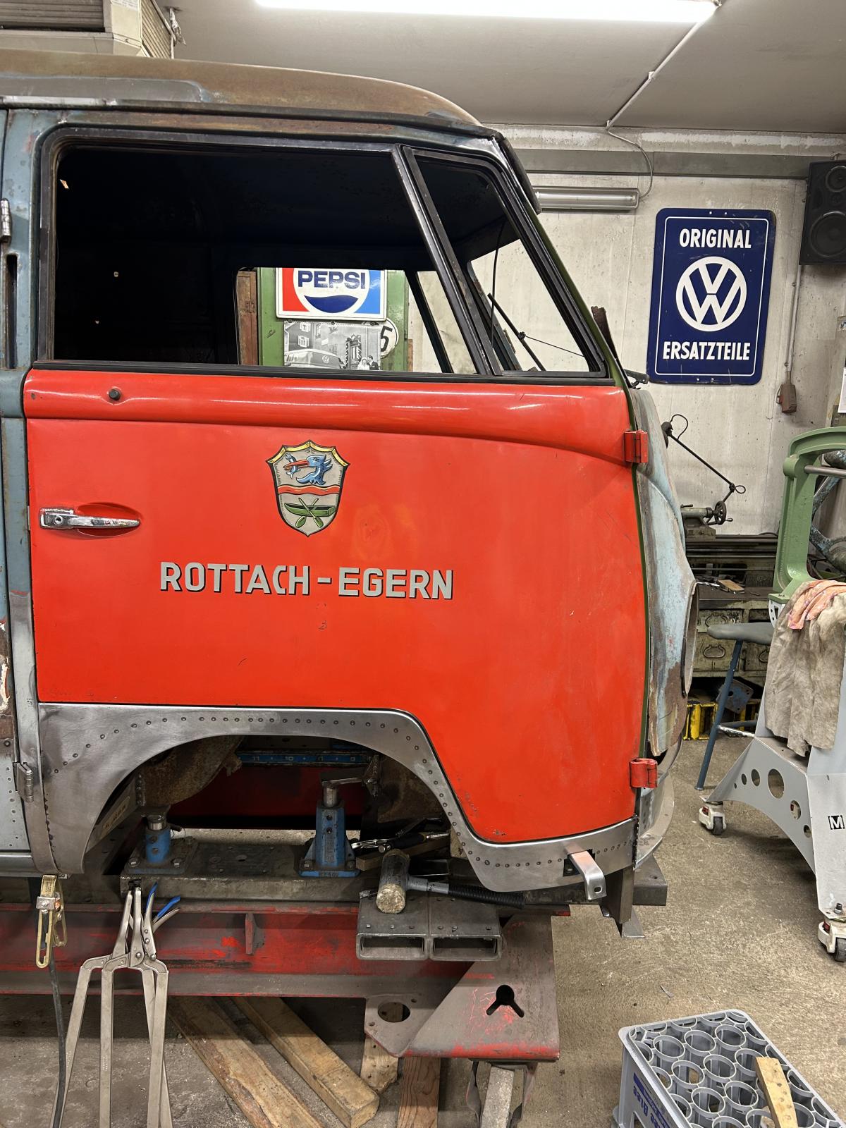 Image may have been reduced in size. Click image to view fullscreen.