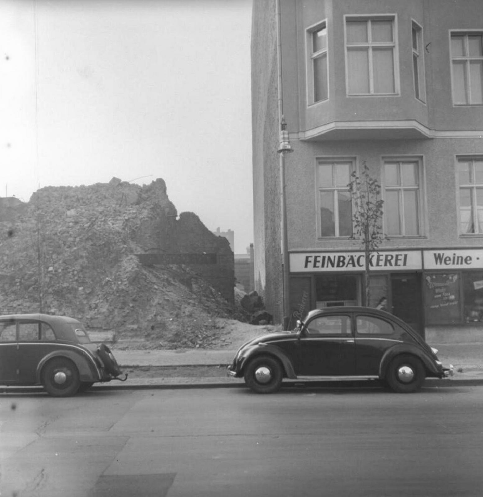 Image may have been reduced in size. Click image to view fullscreen.