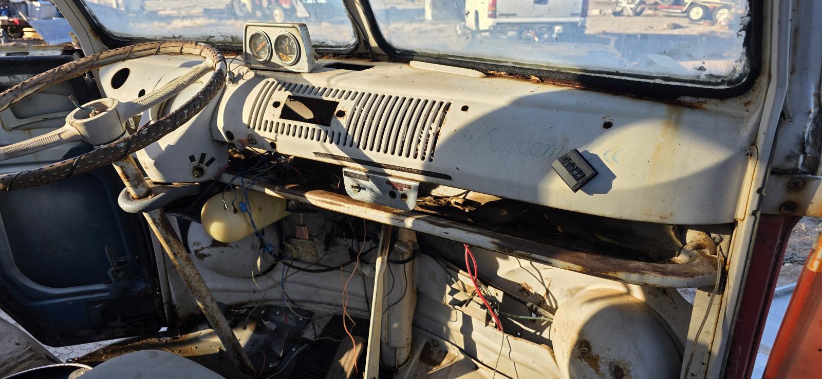 Image may have been reduced in size. Click image to view fullscreen.