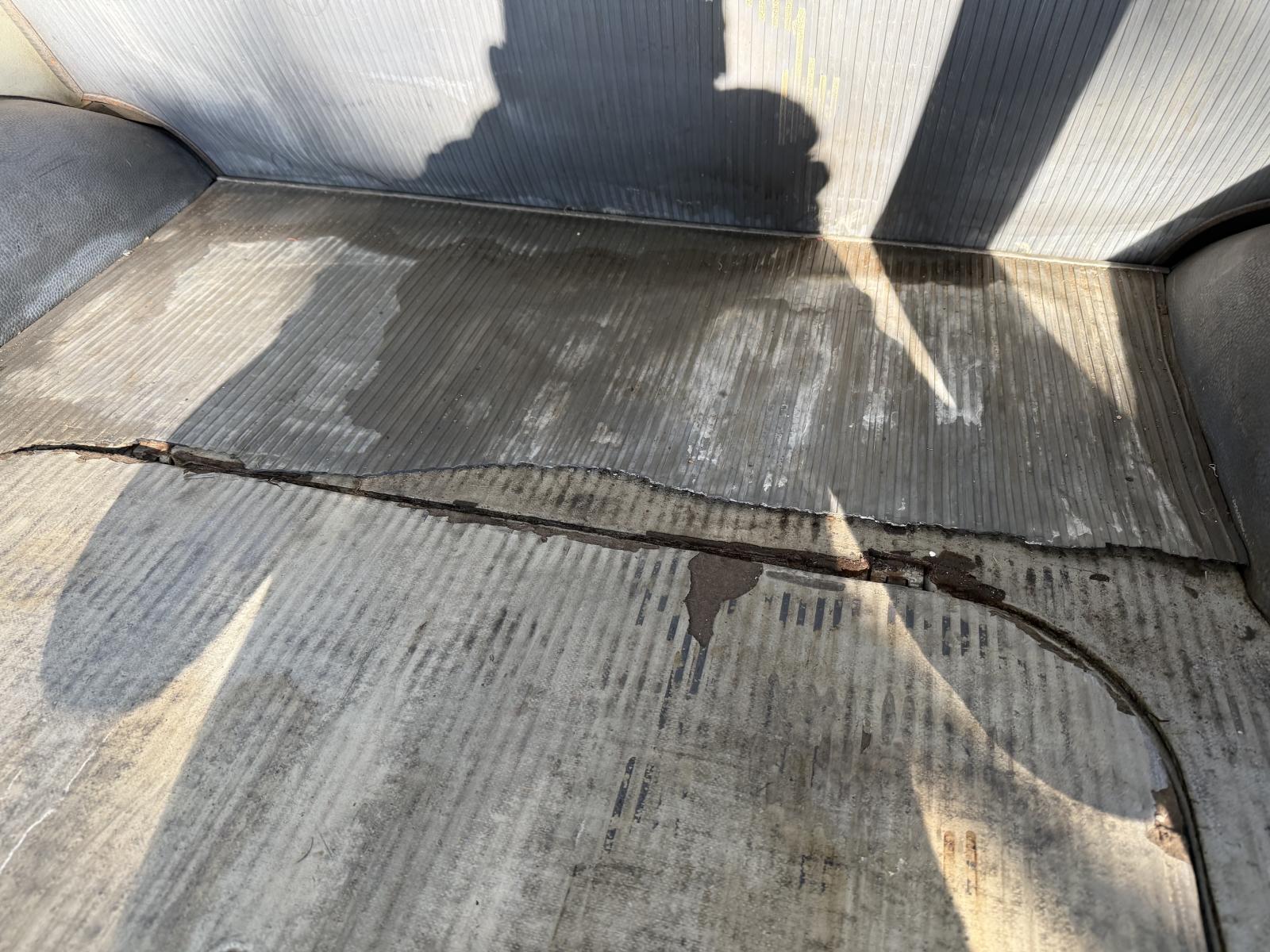 Image may have been reduced in size. Click image to view fullscreen.