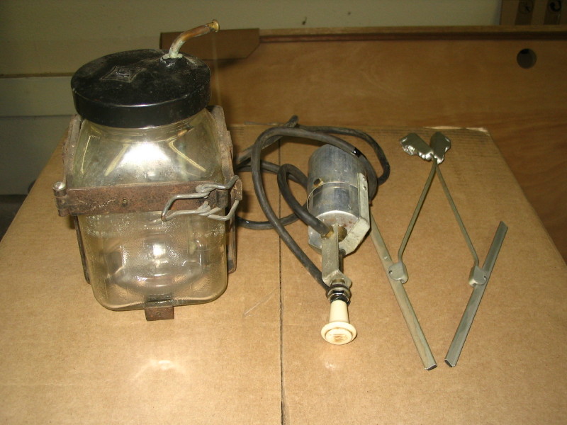 Image may have been reduced in size. Click image to view fullscreen.