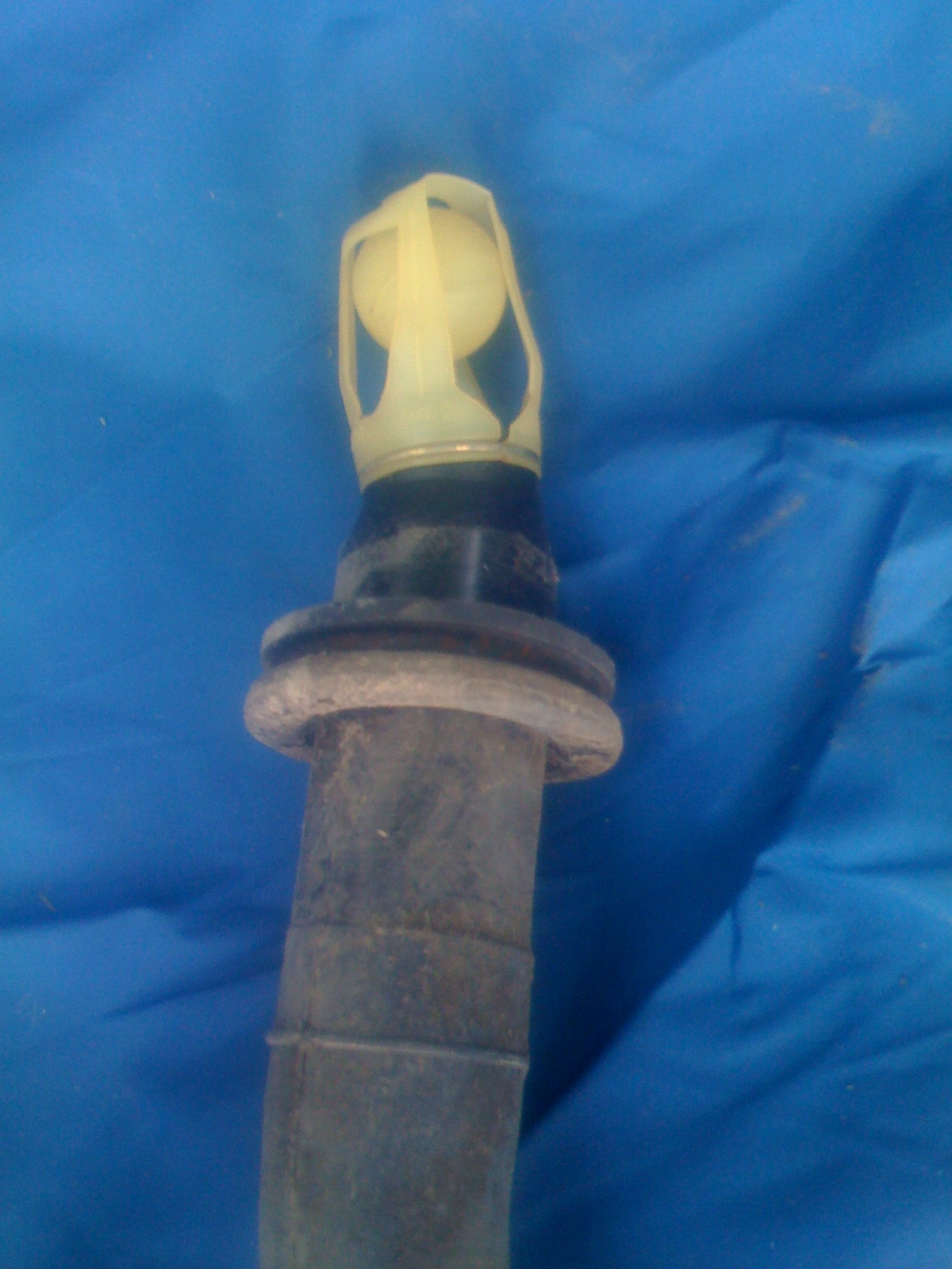 Gallery 89 fuel filler check valve