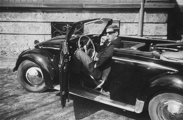 Image may have been reduced in size. Click image to view fullscreen.