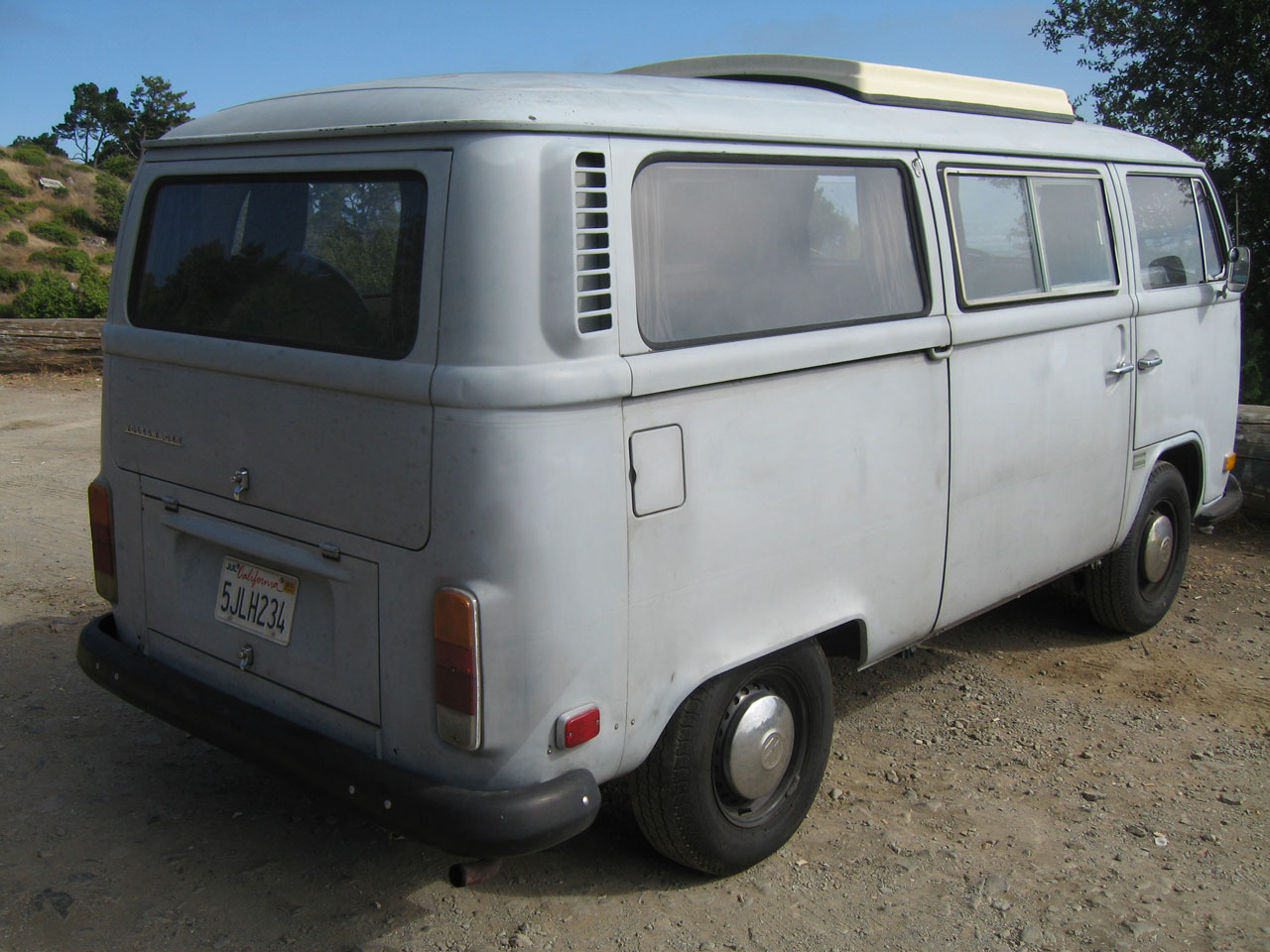 Image may have been reduced in size. Click image to view fullscreen.