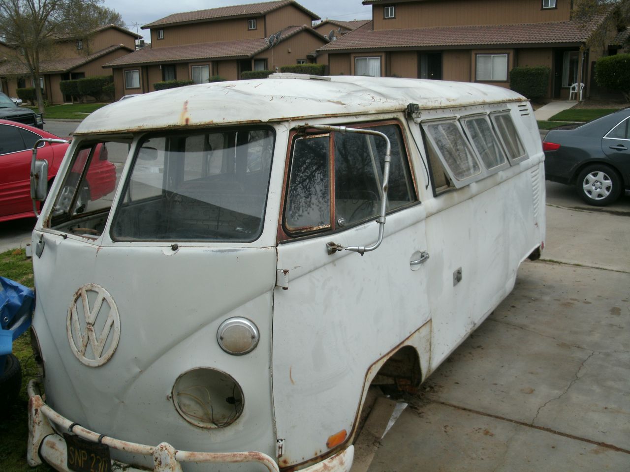 Image may have been reduced in size. Click image to view fullscreen.