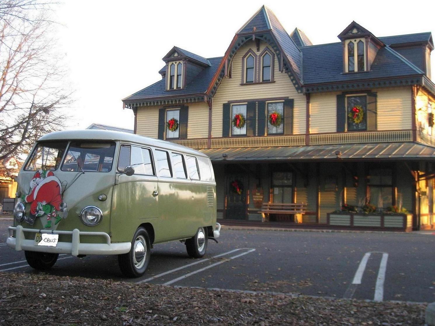 Image may have been reduced in size. Click image to view fullscreen.