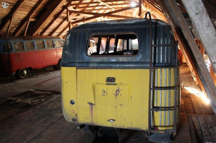 Image may have been reduced in size. Click image to view fullscreen.