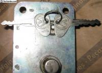 261 829 561 B Single Cab Treasure Chest Lock T2 70-79