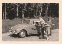 Vintage VW oval window photos