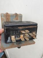 Flasher relay. 211 953 227A . 9 prong