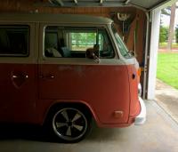 Vee Dub Nut's 74 Transporter