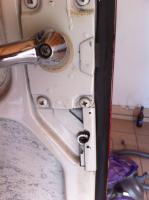 VW split bus door shutting problems