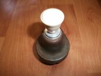 Zwitter or oval headlight VW logoed switch? Or something different?