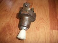 Zwitter or oval headlight VW logoed switch? Or something different?
