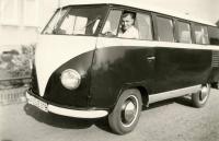 Barndoor Kombi with white roof