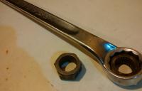 Tool to hold the pinion shaft