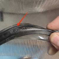 Headlight seal