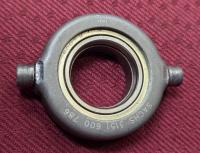throwout bearing off-center