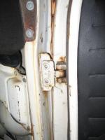 68 Bay upper door hinge