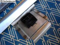 Vent wing locks